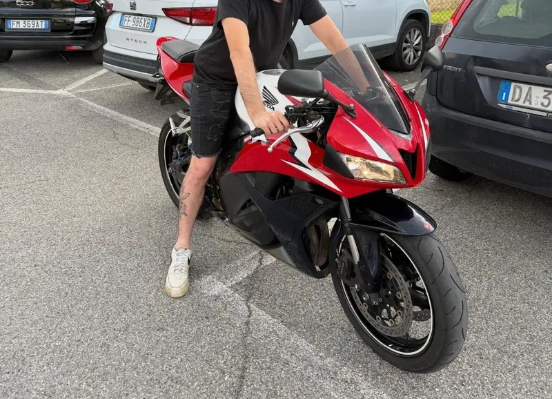 Honda CBR 600 RR (2009 - 12) (5)
