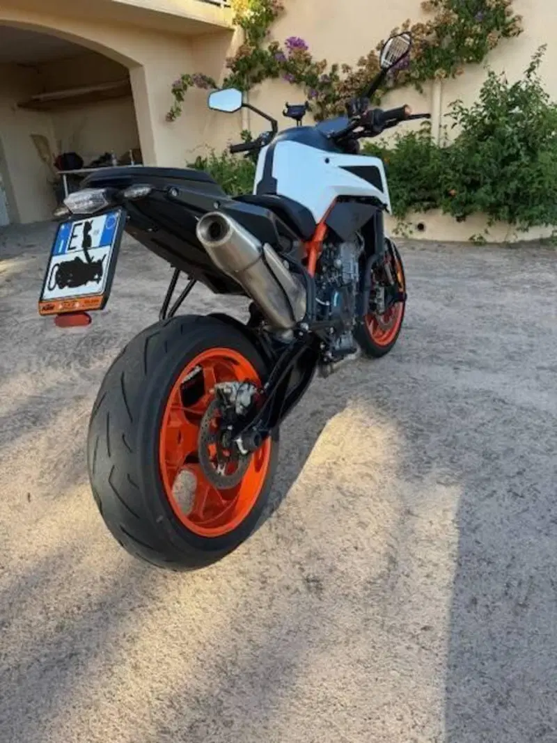 KTM 890 Duke R (2021) (2)