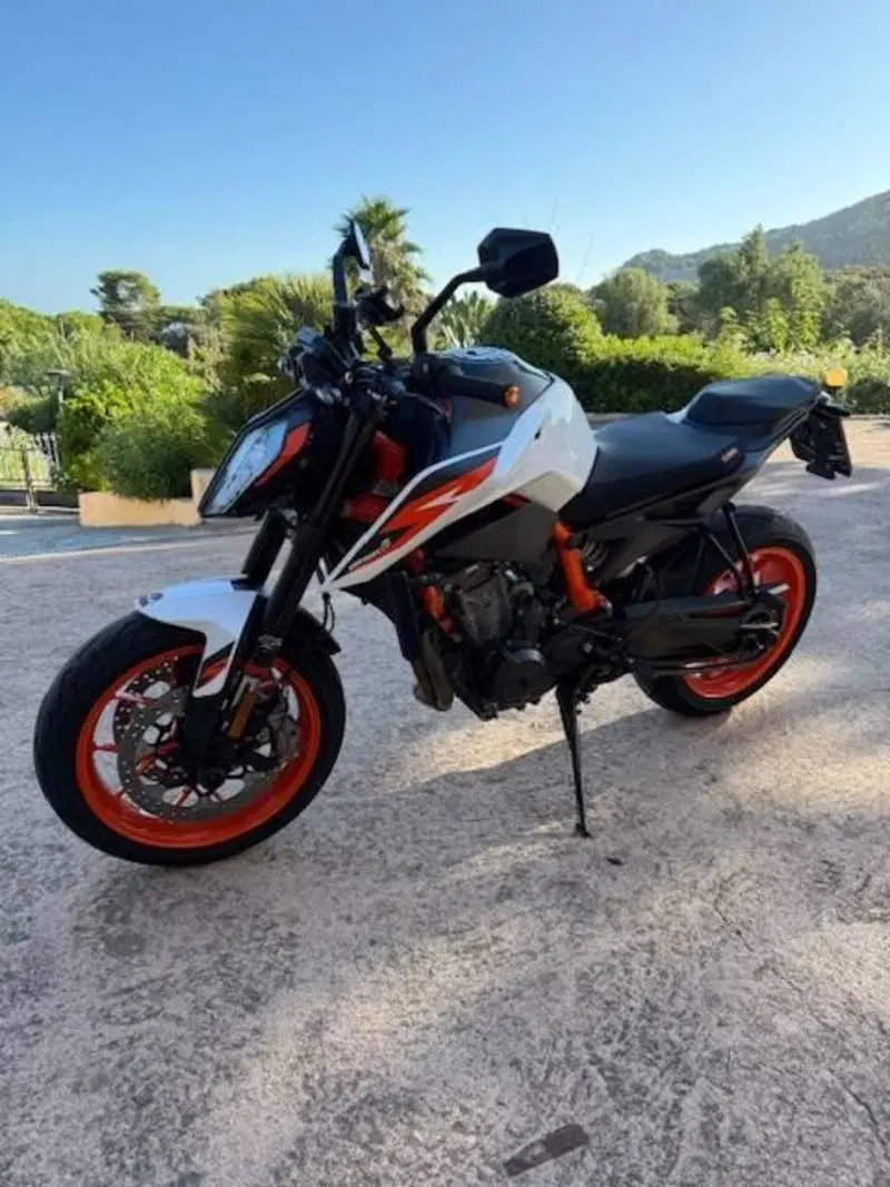 KTM 890 Duke R (2021) (4)