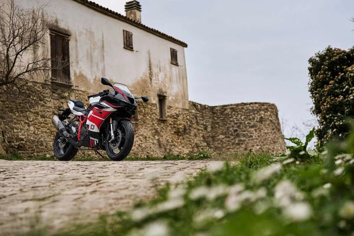 Bimota KB399: l'essenza del marchio riminese in formato compatto (7)