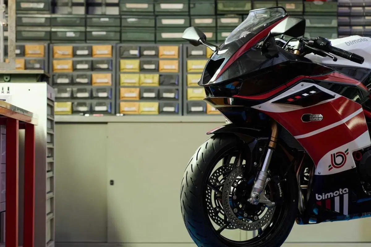 Bimota KB399: l'essenza del marchio riminese in formato compatto (9)