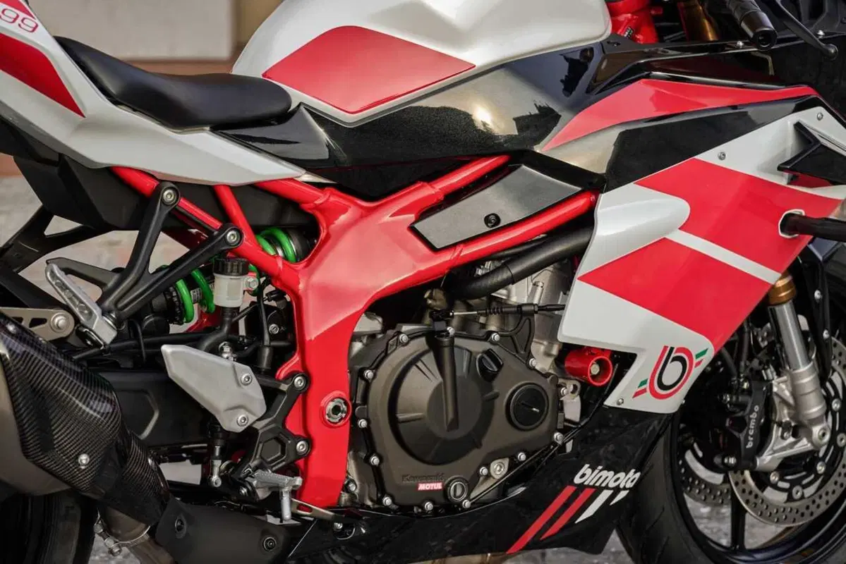 Bimota KB399: l'essenza del marchio riminese in formato compatto (23)