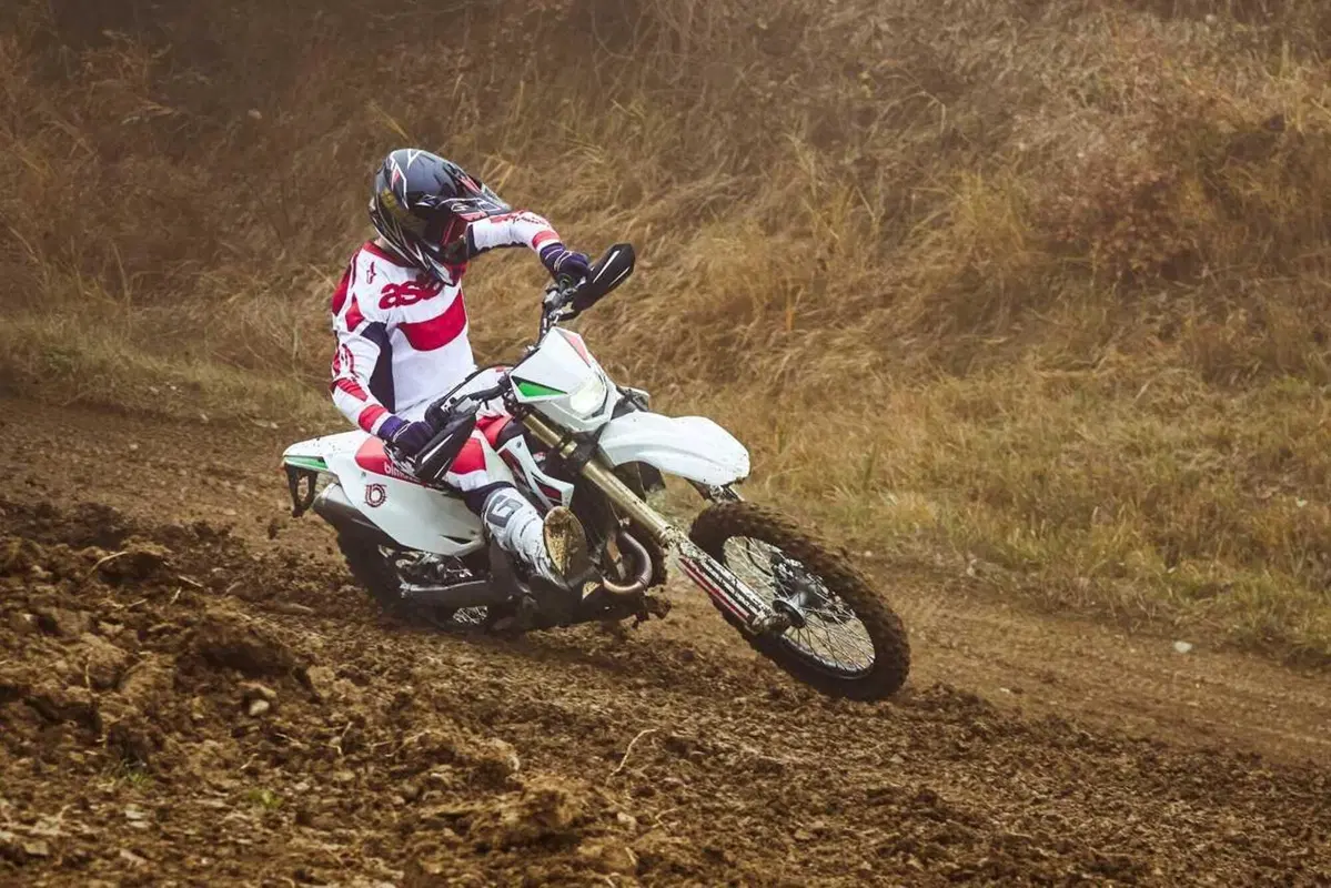 Ancora una novità di Bimota: arriva una enduro vera. Ecco la BX450 (5)