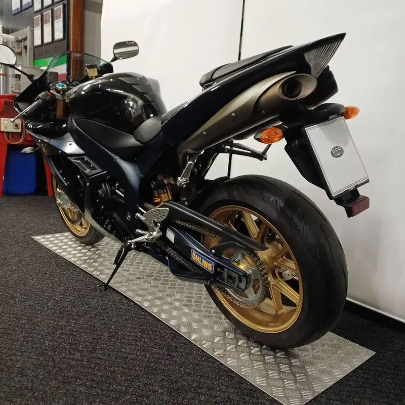 Yamaha YZF R1 SP1 (2006) (6)