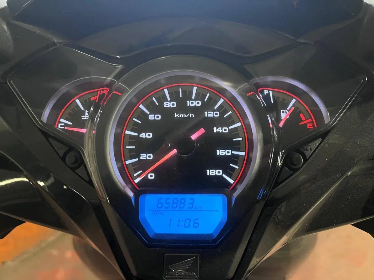 Honda SH 300 i ABS (2016 - 20) (5)