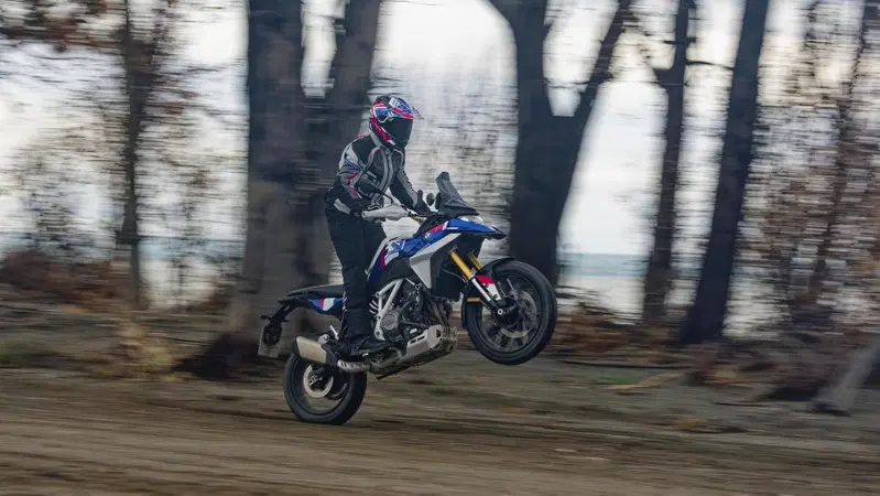BMW F 450 GS 2026 TEST: come va l'attesissima adventure per patente A2 [VIDEO E GALLERY]
