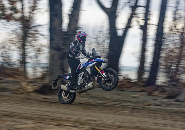 BMW F 450 GS 2026 TEST: come va l'attesissima adventure per patente A2 [VIDEO E GALLERY]