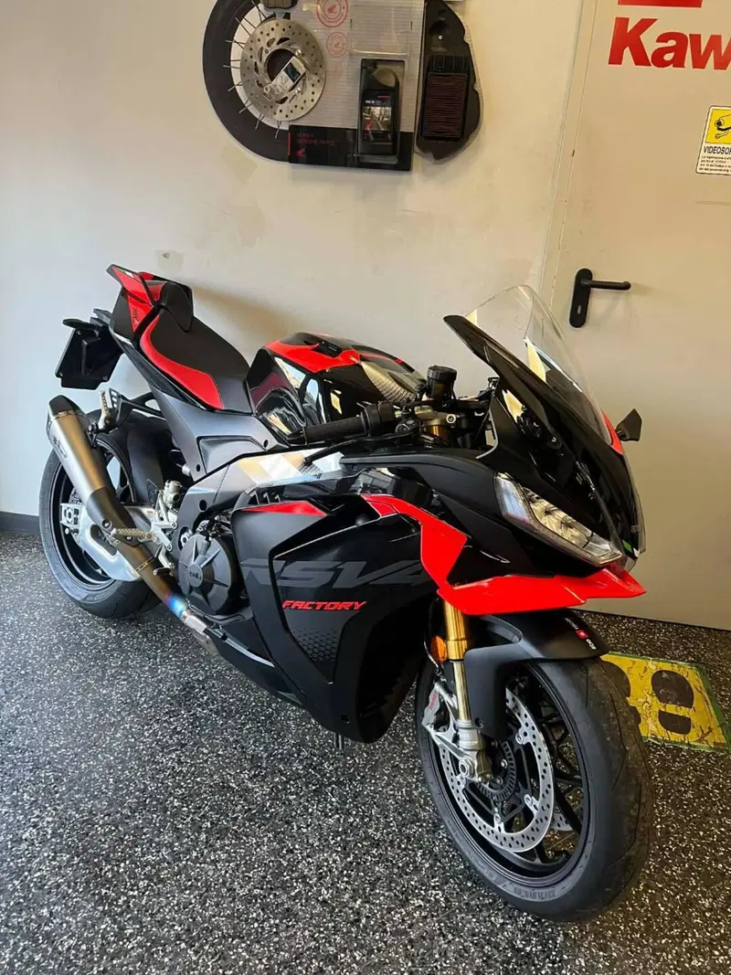 Aprilia RSV4 1100 Factory (2025 - 26)