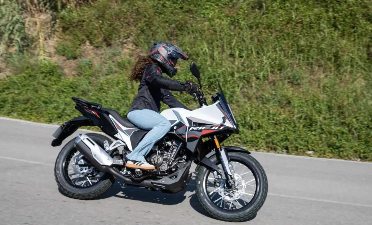 Rieju Aventura 125 (2026) (8)