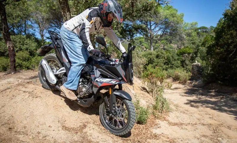 Rieju Aventura 125 (2026) (9)