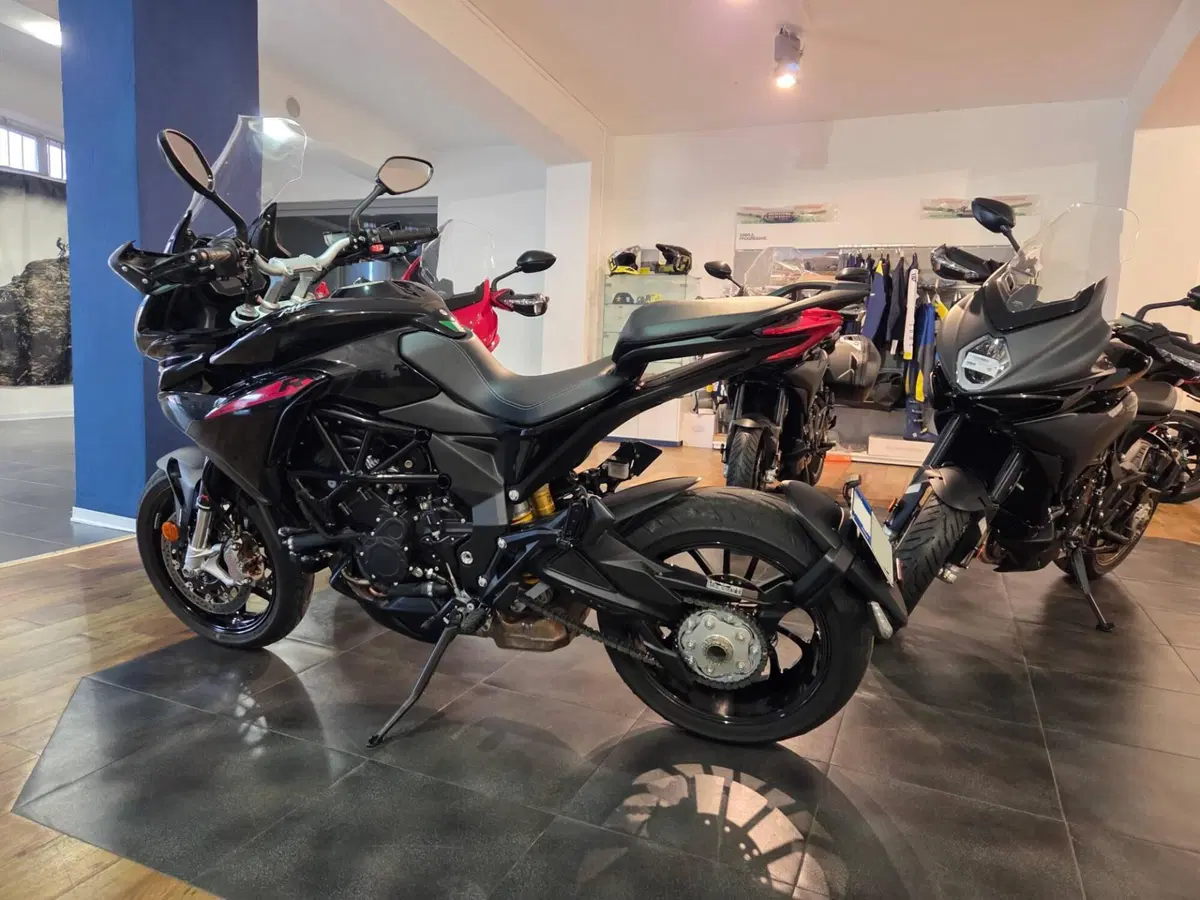 MV Agusta Turismo Veloce 800 R (2023 - 26) (7)