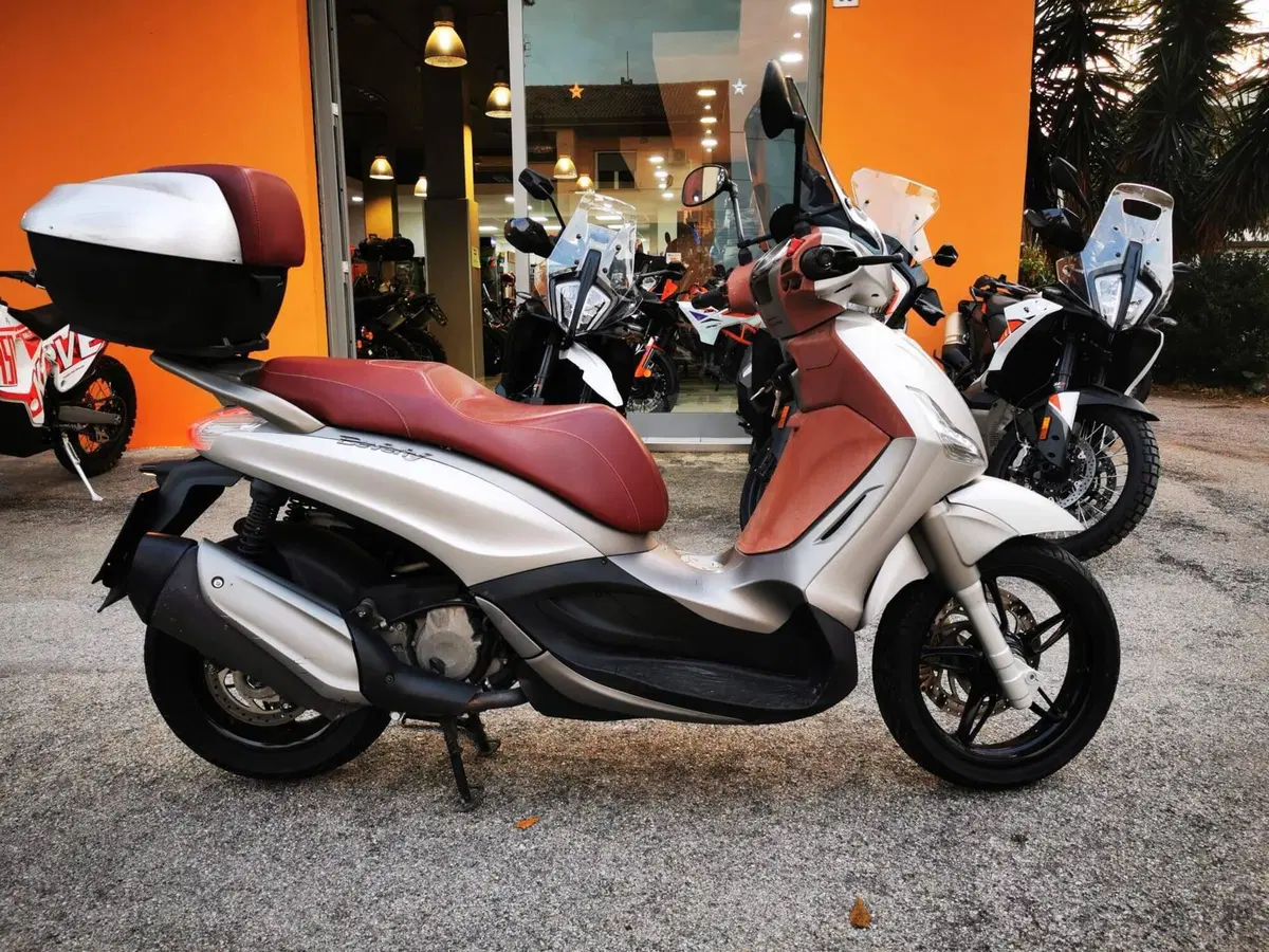 Piaggio Beverly 300 i.e. (2010 - 16)