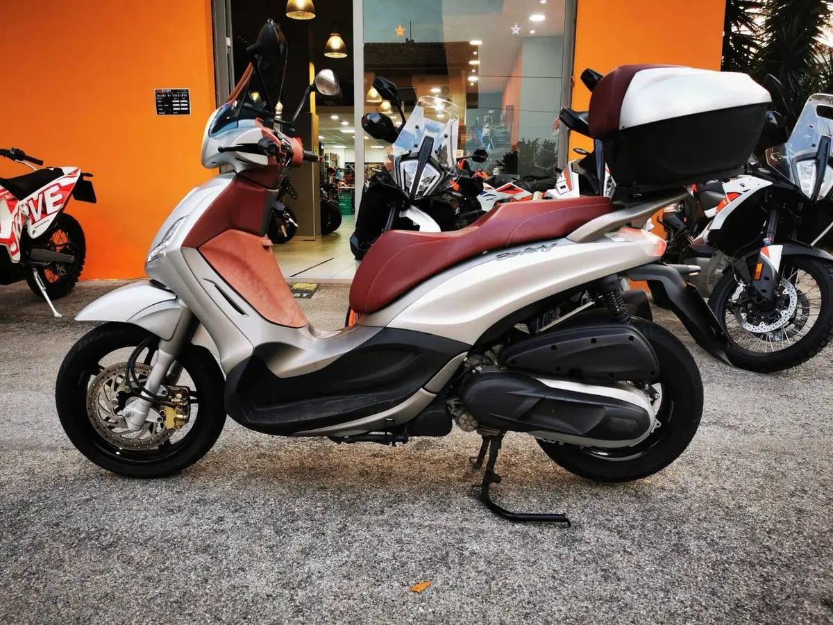 Piaggio Beverly 300 i.e. (2010 - 16) (2)