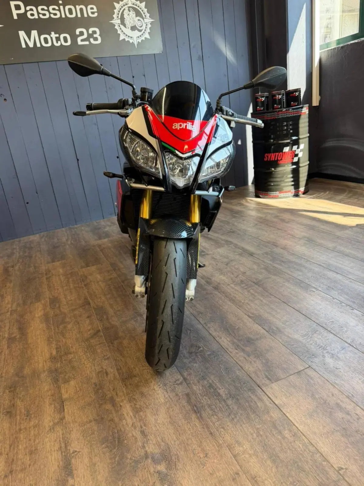 Aprilia Tuono V4 Factory (2019 - 20) (4)