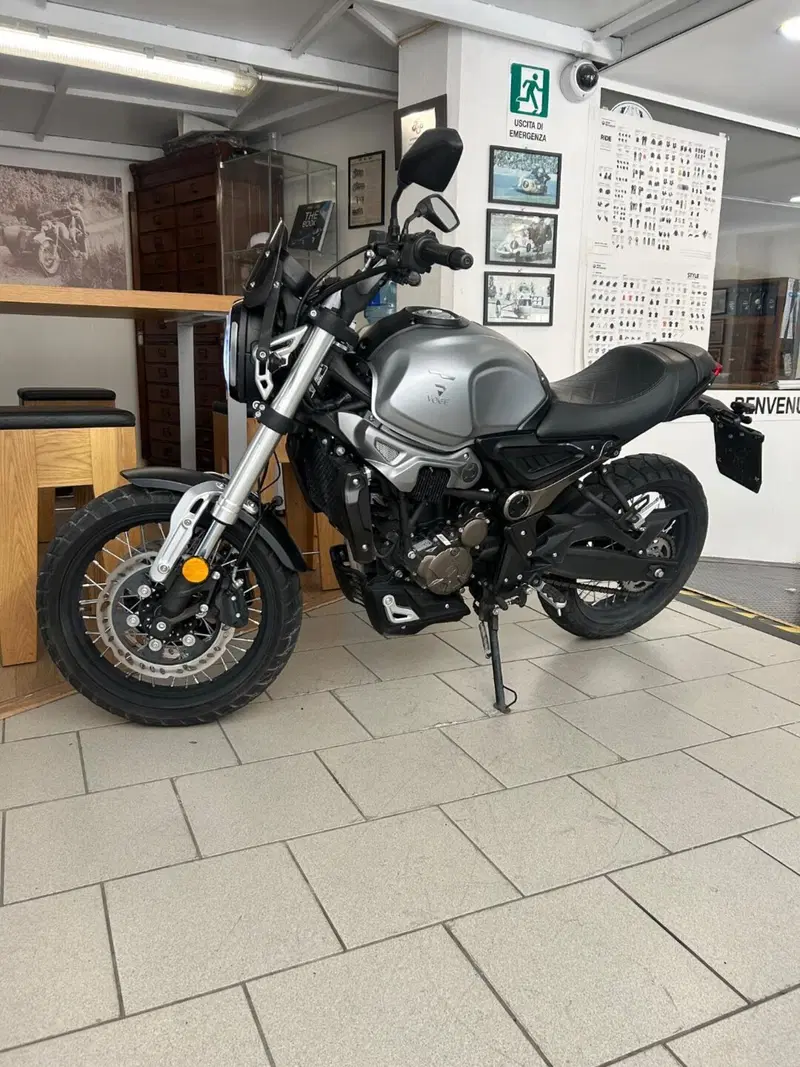 Voge Trofeo 300AC (2021 - 26) (2)