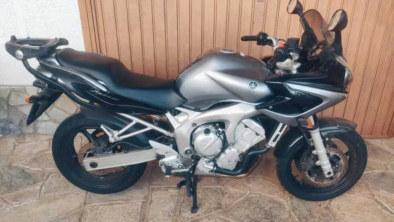 Yamaha FZ6 Fazer (2004 - 07)