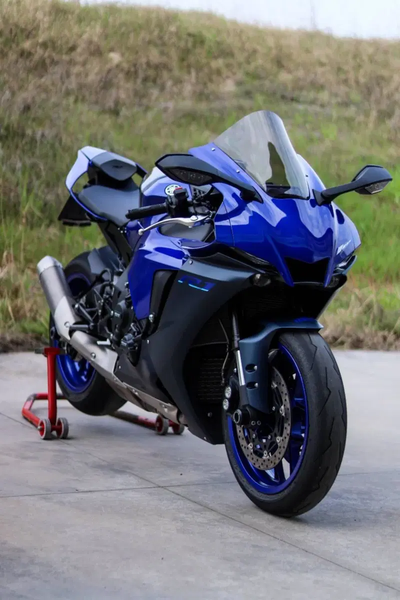 Yamaha YZF R1 (2020 - 25) (6)