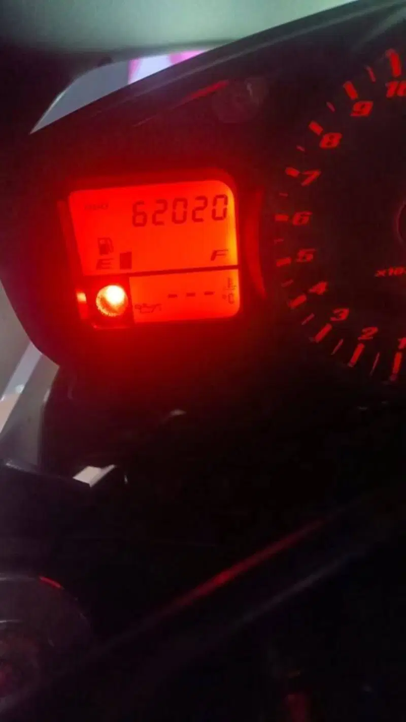 Suzuki GSR 600 (2006 - 11) (5)