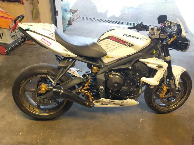 Triumph Street Triple R (2009 - 12) (7)
