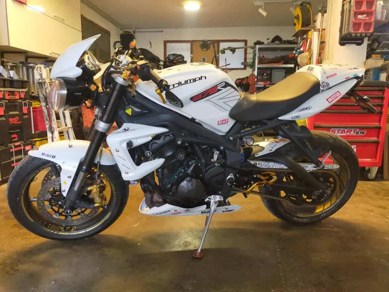 Triumph Street Triple R (2009 - 12) (9)