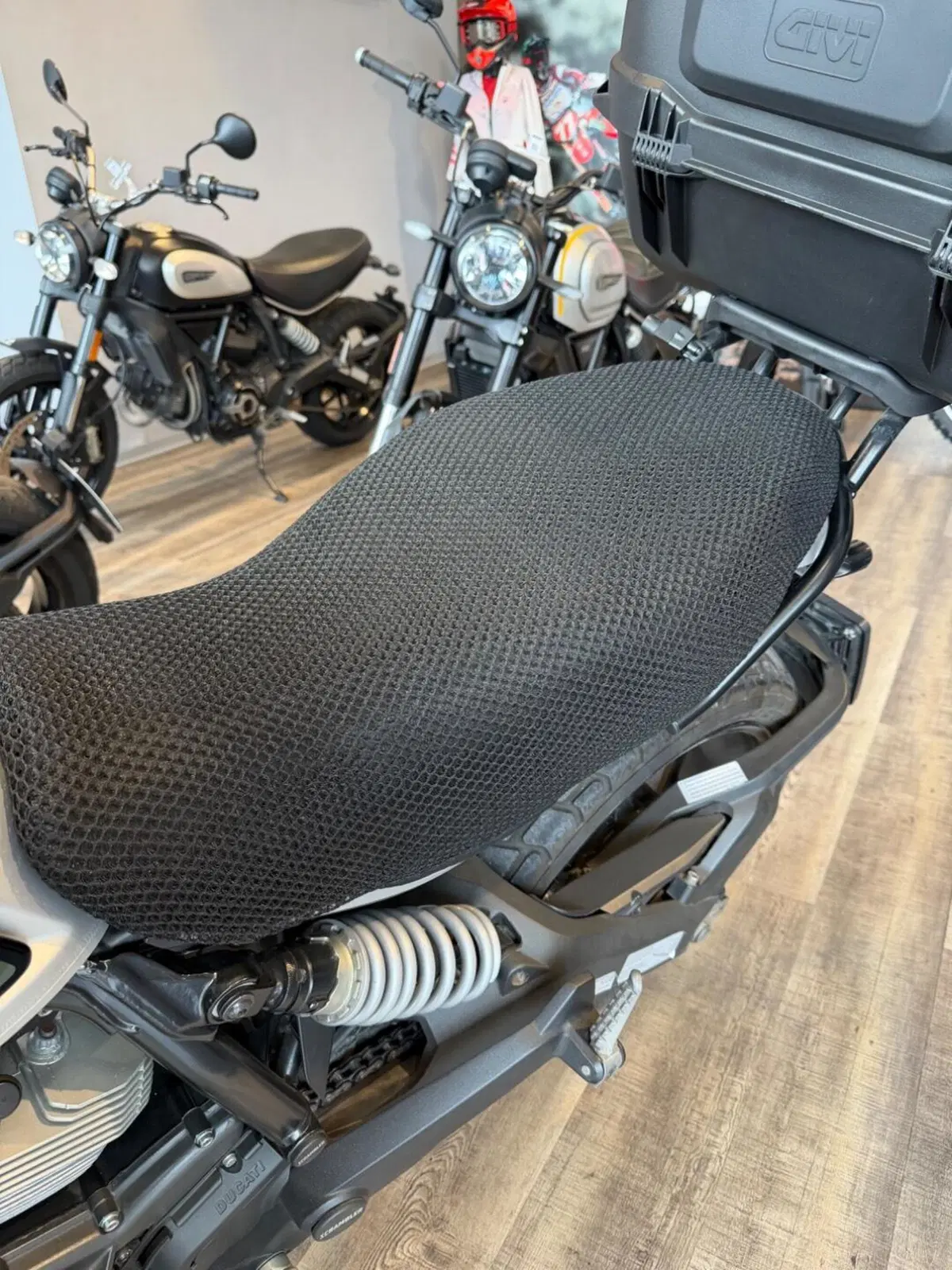 Ducati Scrambler 800 Icon (2017 - 20) (11)