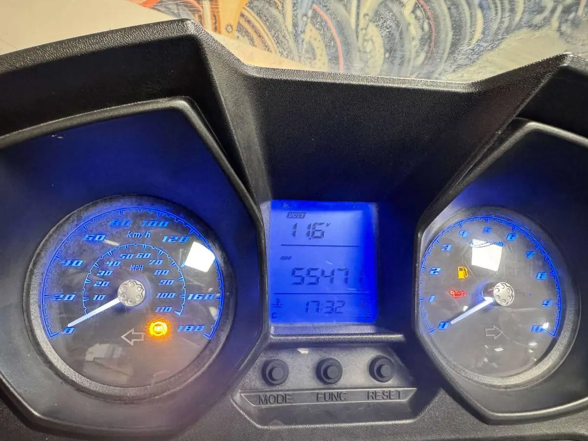 Kymco Downtown 350i ABS (2015 - 17) (5)