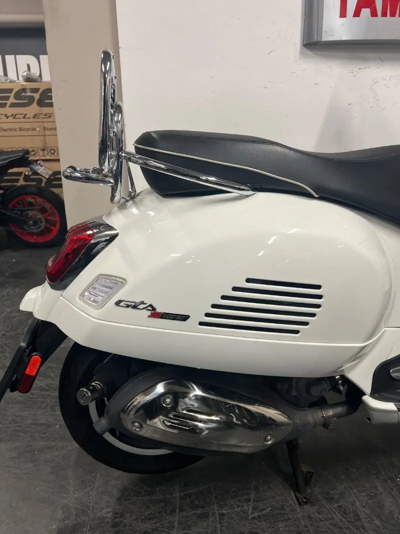 Vespa GTS 300 (2023 - 24) (5)