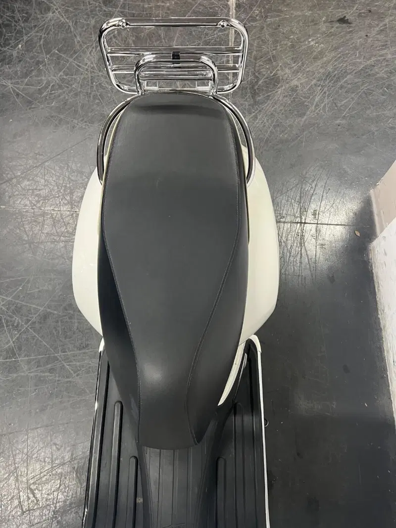 Vespa GTS 300 (2023 - 24) (8)