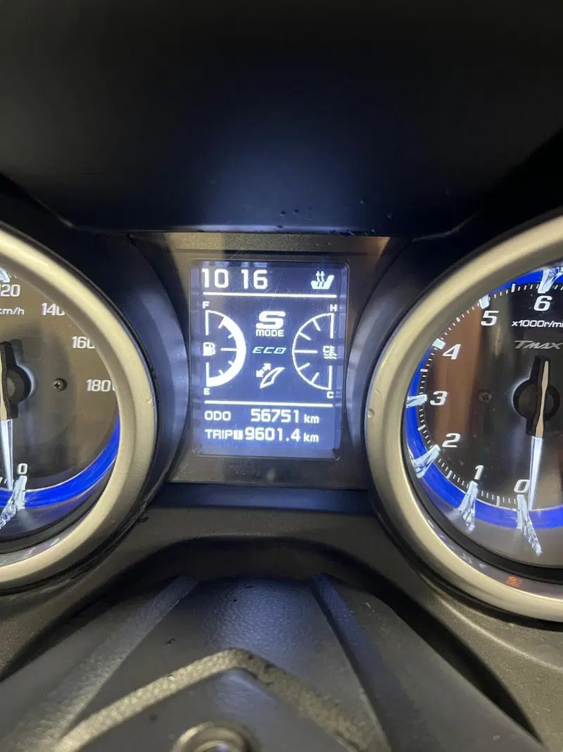 Yamaha T-Max 530 DX (2017 - 19) (11)