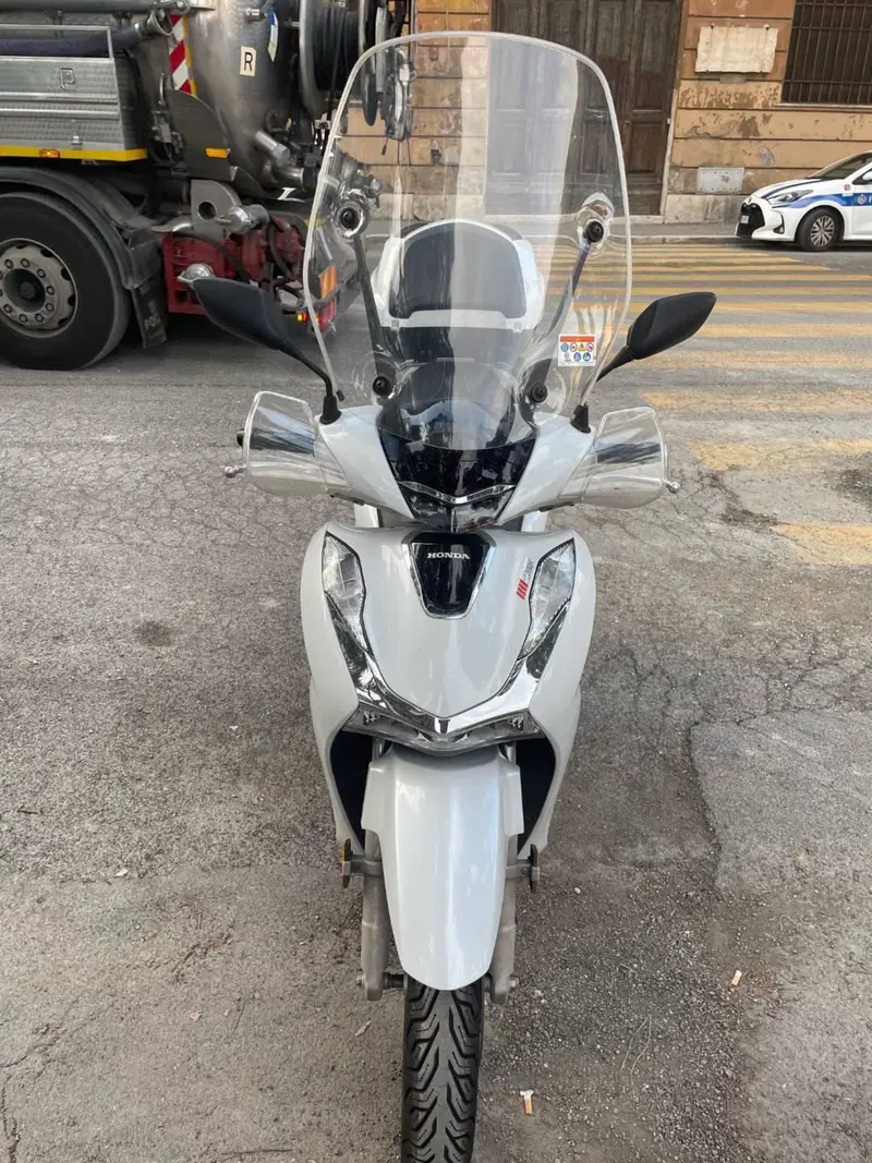 Honda SH 150i (2020 - 23) (2)