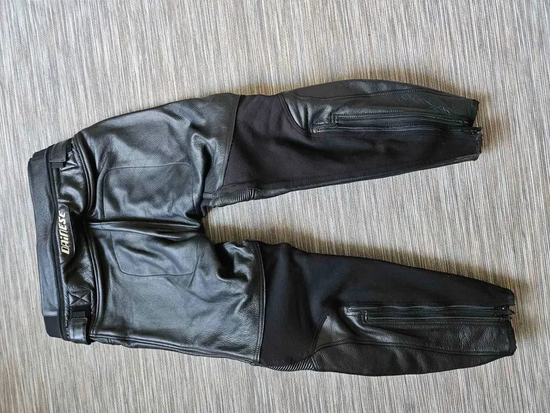 Pantaloni in pelle Dainese (2)