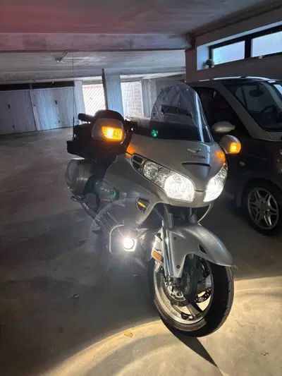 Honda GL 1800 Gold Wing (2000 - 05) usata