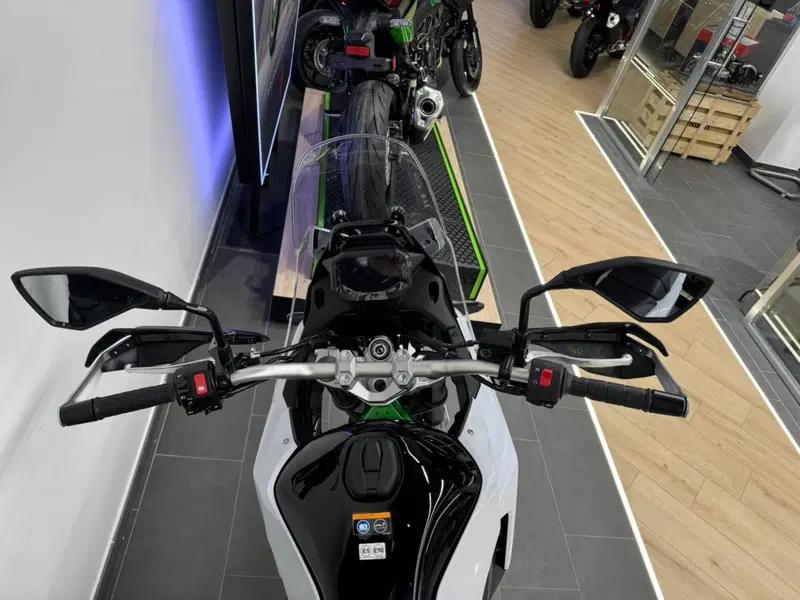 Kawasaki KLE 500 SE (2026) (9)