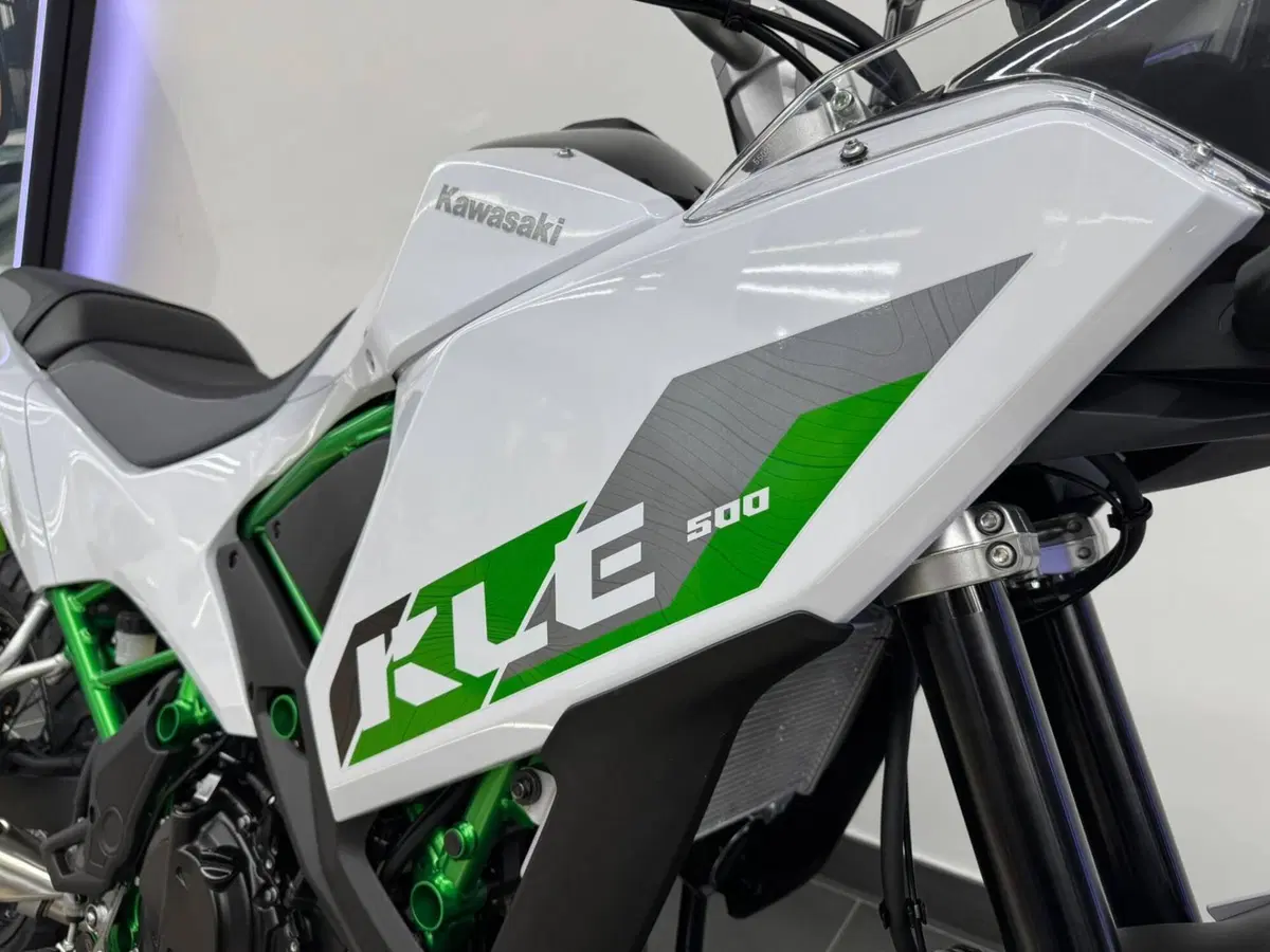 Kawasaki KLE 500 SE (2026) (11)