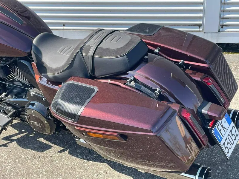 Harley-Davidson CVO Road Glide (2024) (10)