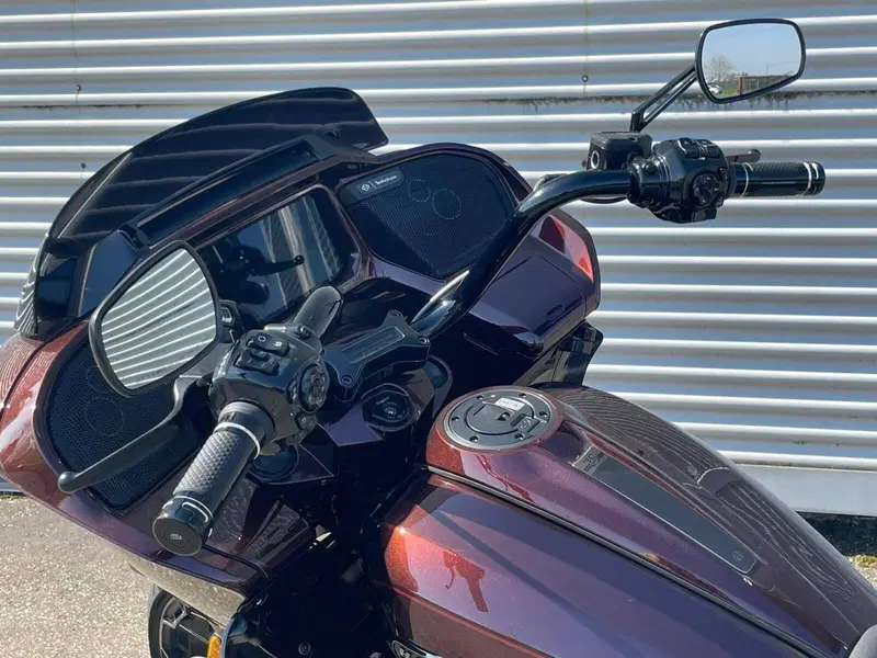 Harley-Davidson CVO Road Glide (2024) (13)