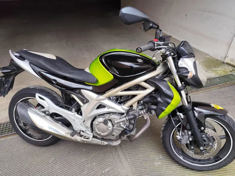 Suzuki Gladius 650 SFV (2009 - 15) (4)