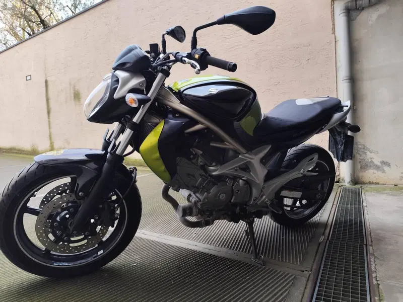 Suzuki Gladius 650 SFV (2009 - 15) (6)