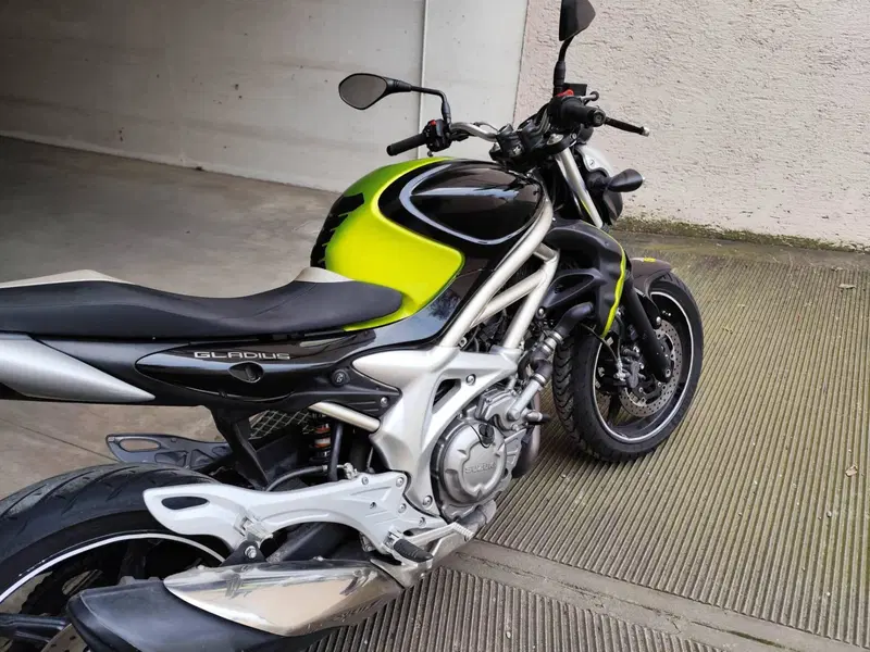 Suzuki Gladius 650 SFV (2009 - 15) (10)