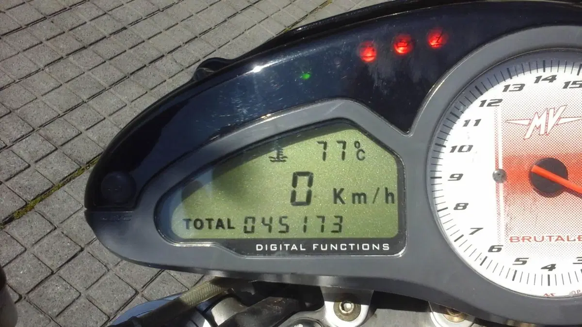 MV Agusta Brutale 910 R (2006 - 11) (4)
