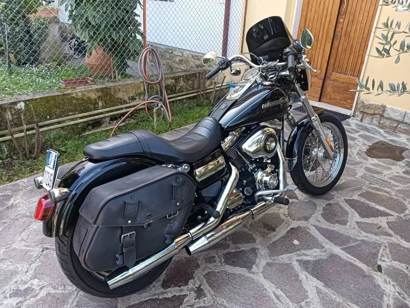 Harley-Davidson 1584 Super Glide Custom (2008 - 13) - FXDC