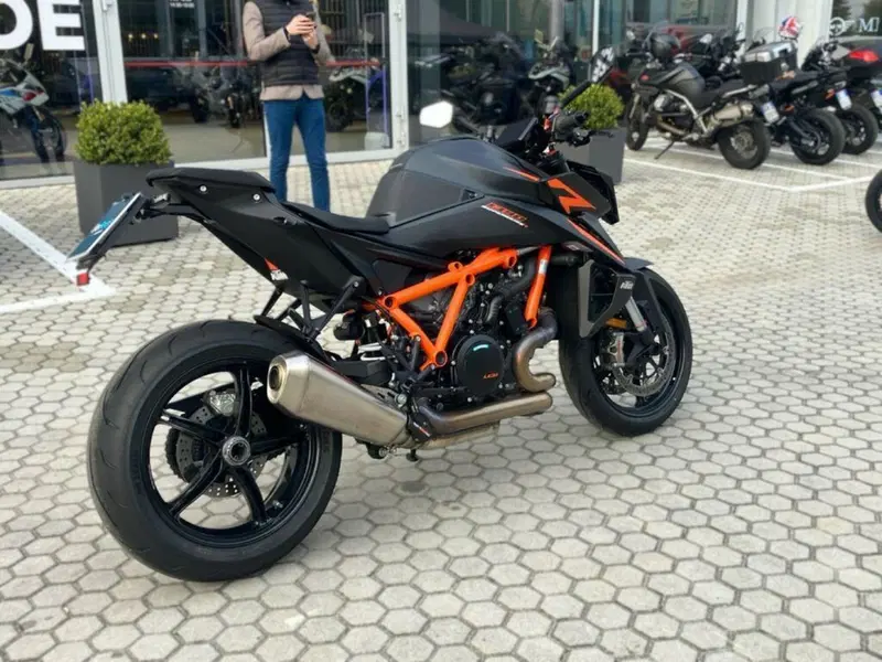 KTM 1390 Super Duke R (2024 - 26) (7)