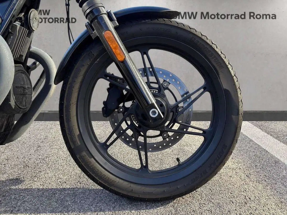 Moto Guzzi V7 Stone (2021 - 24) (5)