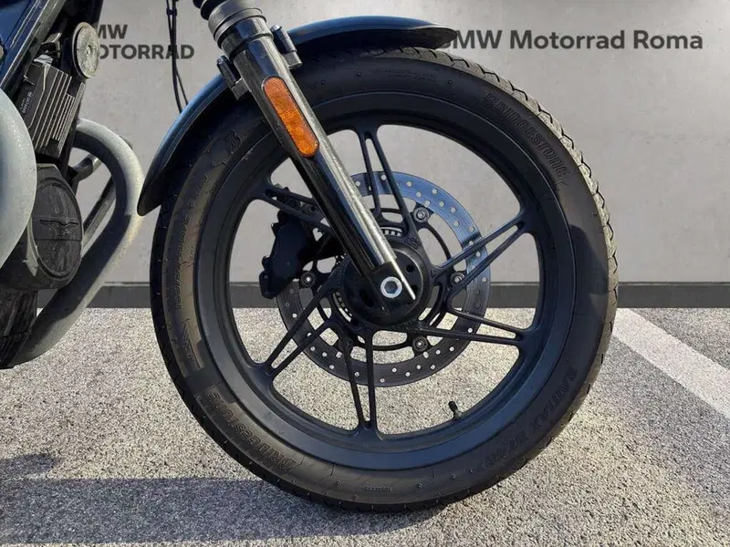 Moto Guzzi V7 Stone (2021 - 24) (5)
