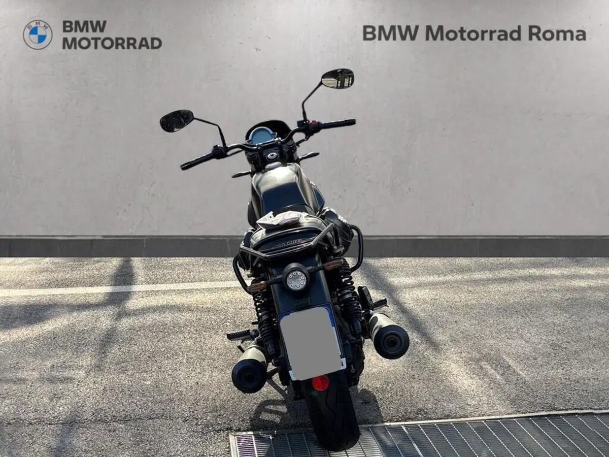Moto Guzzi V7 Stone (2021 - 24) (4)