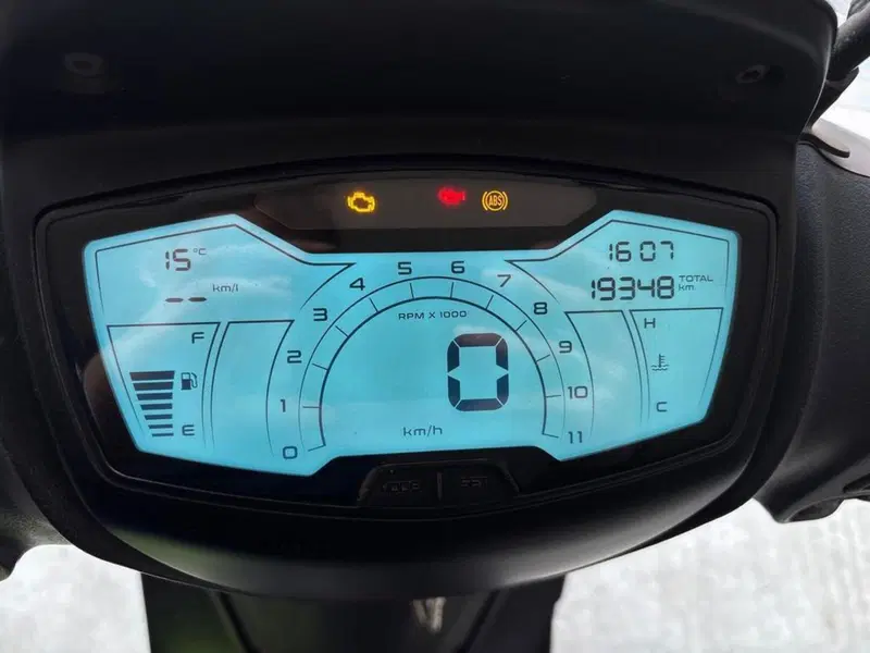 Piaggio Medley 150 ABS (2021 - 25) (8)
