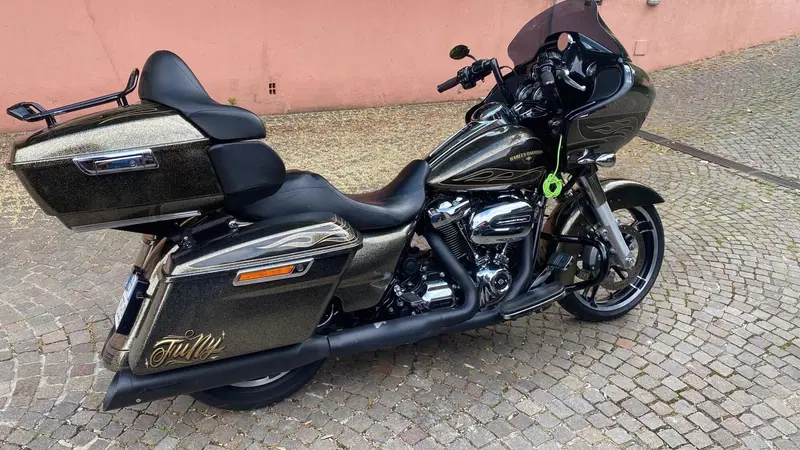 Harley-Davidson 107 Road Glide (2017) - FLTRX (5)