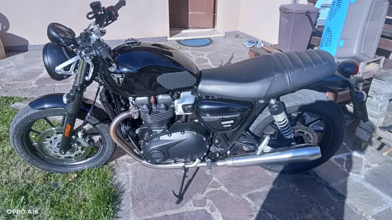 Triumph Speed Twin 900 Stealth Edition (2024) (7)