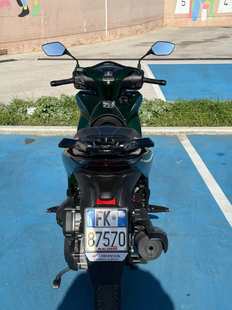 Honda SH 125i Vetro (2024 - 25) (4)