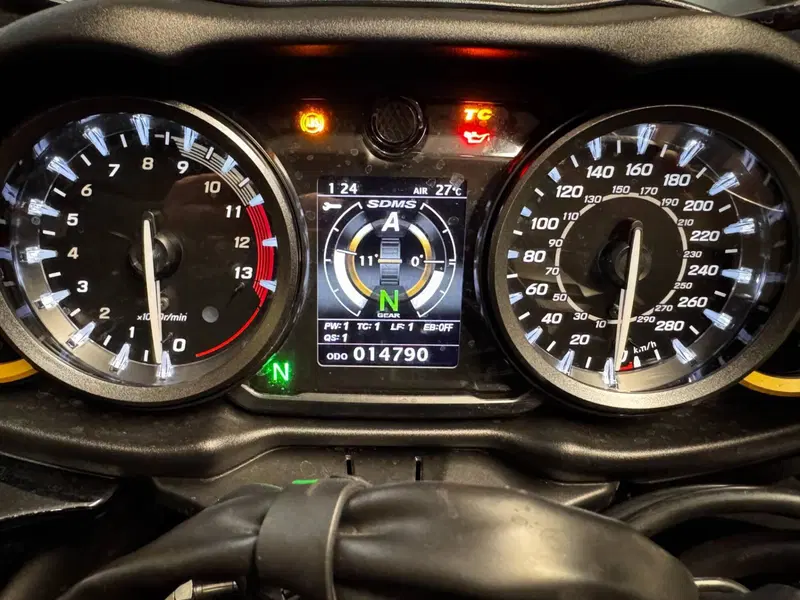 Suzuki GSX 1300 R Hayabusa (2021 - 24) (9)